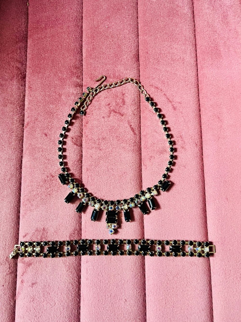 Vintage art deco rhinestone choker and bracelet set black and aurora crystals